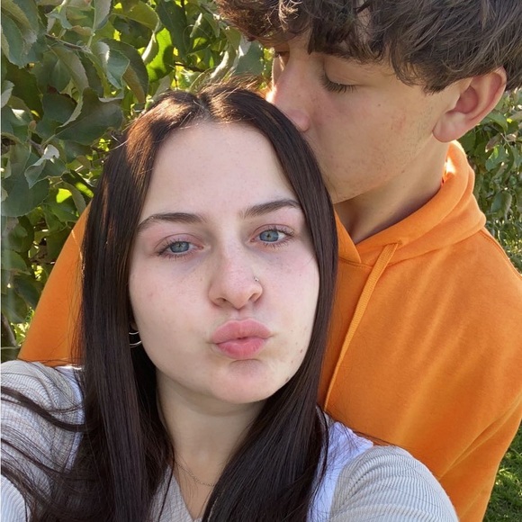 Meet your Posher, Gisele - Picture 1 of 1